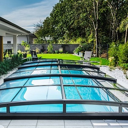 Why Should Canada Embrace the European Trend of Pool Enclosures
