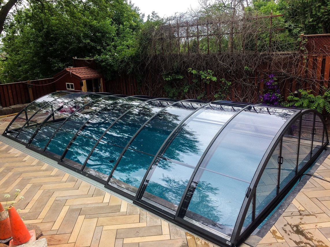Safety cover for swimming pool from Albixon